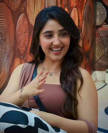 ashnoor kaur