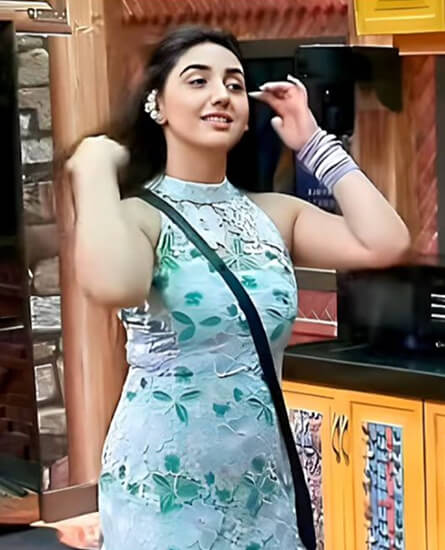 ashnoor kaur