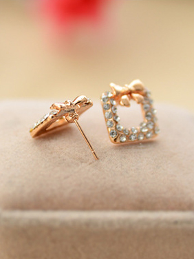 Endearing bowknot square studded earrings 