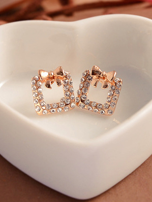 Endearing bowknot square studded earrings 