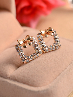 Endearing bowknot square studded earrings 