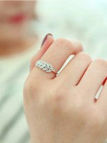 Lustrous  Leaves Adjustable American Diamond Ring