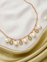 The Daisy Shrub- Golden Embellished Necklace With Anti-Tarnish Coating 