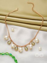 The Daisy Shrub- Golden Embellished Necklace With Anti-Tarnish Coating 