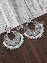 An Elegant Intricate Pearl Delight (Silver) - Embellished Oxidised Collection