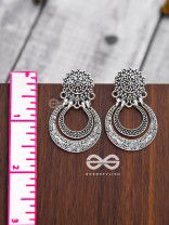 Magnificently mysterious Floral Motif Earrings