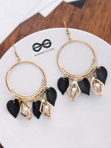 The Dangling Leaves and Geometric Pearls (Black) - The Golden Charm Collection