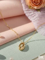 The Glamorous Golden Shell Necklace With Anti-Tarnish Coating