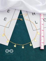 A Starry Statement - Golden Casual Neckpiece With Anti-Tarnish Coating 