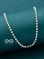 The Pearls of Elegance - Golden Statement Neckpiece