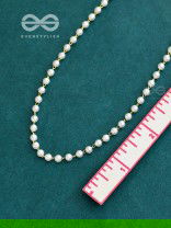 The Pearls of Elegance - Golden Statement Neckpiece