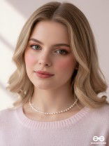 The Pearls of Elegance - Golden Statement Neckpiece