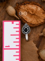 The Intricate Droplets - Embellished Non-pierced Nosepin (Onyx Black)