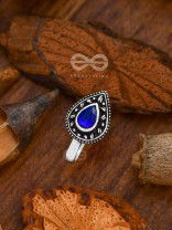 The Intricate Droplets - Embellished Non-pierced Nosepin (Sapphire Blue)