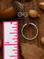 The Hypnotic Twist Toe Ring - Tiny Trinket Collection