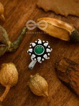 THE PAISLEY SUN - OXIDIZED NON-PIERCED NOSE-PIN (Green)