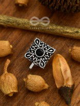 The Elegance Sqaured - Non-Pierced Boho Nosepin (Onyx Black)