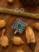 The Elegance Sqaured - Non-Pierced Boho Nosepin (Emerald Green)