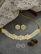 The Classy Elegance - Set of Statement Choker and Studs ( Pearl white)