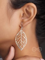 LEAF ME ALONE - Casual Silver Danglers