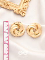 A Knot of Elegance - Statement Golden Studs
