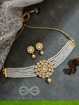 Royalty of the Sultanate - Set of Choker and Earrings (Off White)