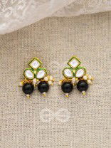 The Magical Mystique - Set of Statement Earrings and Choker (Black)