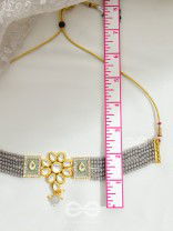 THE ETHERAL ELEGANCE - SET OF STATEMENT CHOKER AND EARRINGS (GREY)