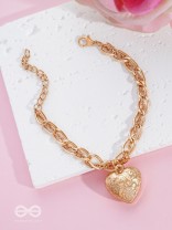 The Heart of Art- Layered Golden Bracelet