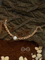 Pearl-Fectly Golden - Golden Layered Chain Bracelet