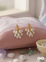 Pearlicious Flowers- Golden Pearl Earrings