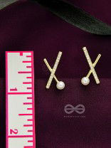 Star Crossed- Rhinestones Studded Pearl Golden Earrings