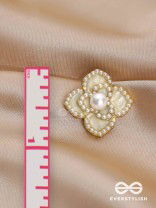 RADIANT DEWFLOWER - GOLDEN ENAMELLED STUDS (WHITE)