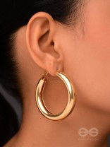 Twinkling Orbits- Golden Hoop Earrings