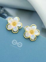 Delightful Daisies- White and Golden Earrings