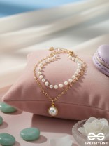 The Snow Globe- Gold Pearl Bracelet