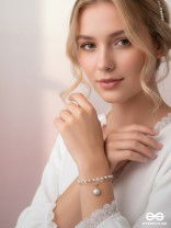 The Snow Globe- Gold Pearl Bracelet