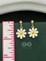 Dewy Daisies - Chic Enamelled Earrings