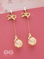 The Golden Globe Star- Elegant Golden Earrings