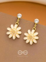 The Snowdrop- Cute Golden Earrings (Chiffon White)
