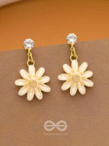 The Snowdrop- Cute Golden Earrings (Chiffon White)