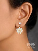 The Snowdrop- Cute Golden Earrings (Chiffon White)