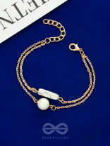 Treasures of Sea- Golden Pearl Bracelet