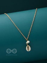 Beach Nostalgia- Golden Seashell Necklace With Anti-Tarnish Coating