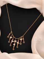 Star-Studded Sky- Golden Stone Necklace With Anti-Tarnish Coating 
