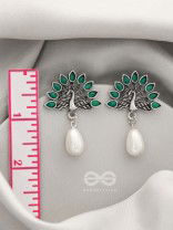 The Peacock Crown- Oxidised Pearl Earrings