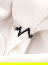  THE TWISTED VINE- ELEGANT BLACK RING