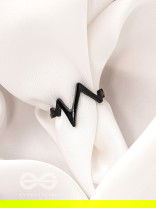  THE TWISTED VINE- ELEGANT BLACK RING