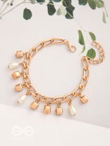 The Box of Rain- Golden Pearl Bracelet