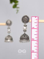 Shadow of Sun- Oxidised Pearl Earrings